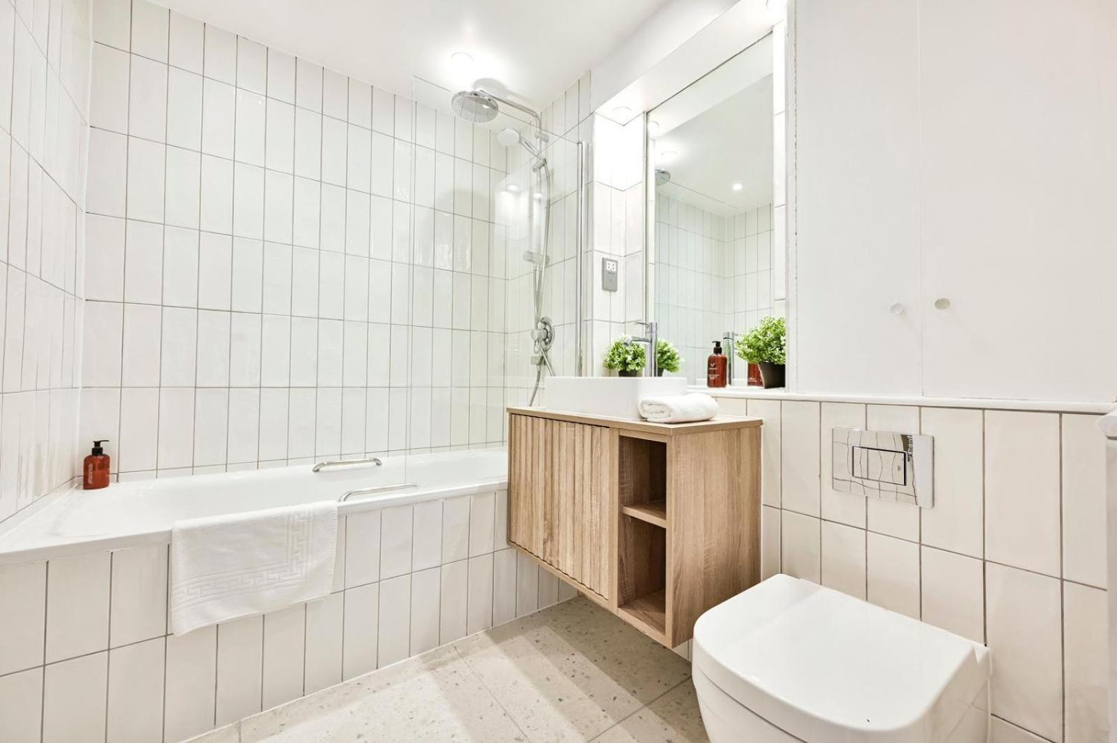Amazing 3 Bed Apartment Great Portland Street لندن المظهر الخارجي الصورة